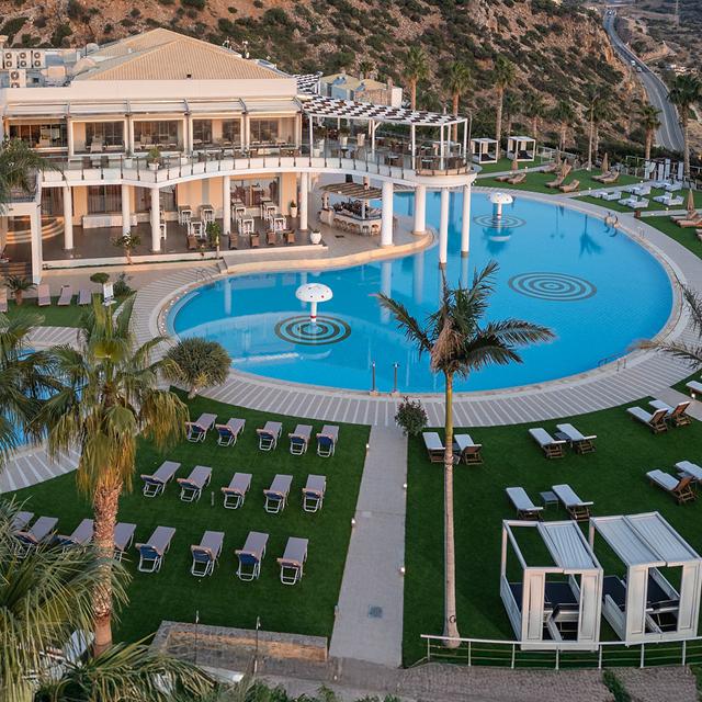 The Noverian Scenic Hilltop Villas — hoofdfoto