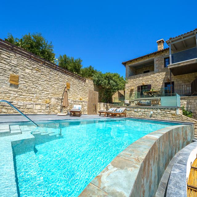 Asion Lithos — hoofdfoto