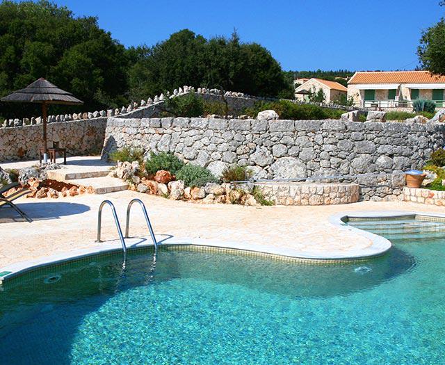 Aloni Cottages — hoofdfoto