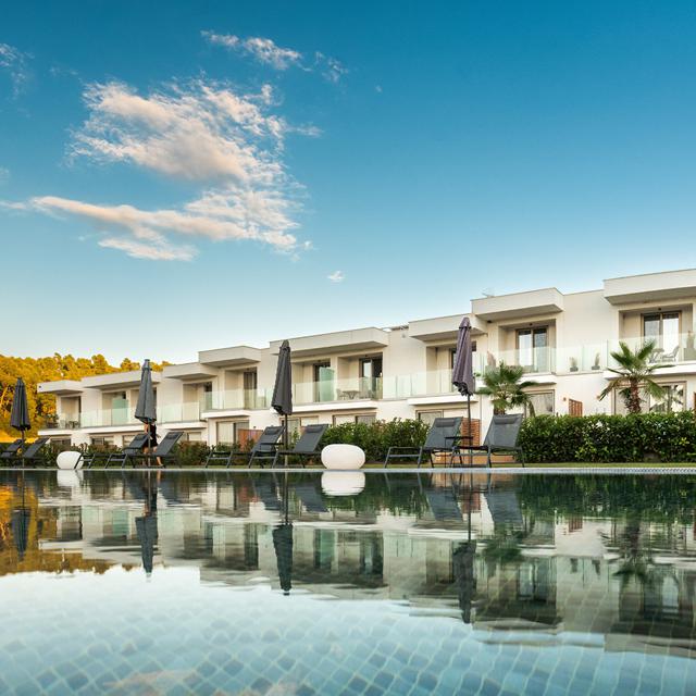 Oikos Sani Suites — hoofdfoto