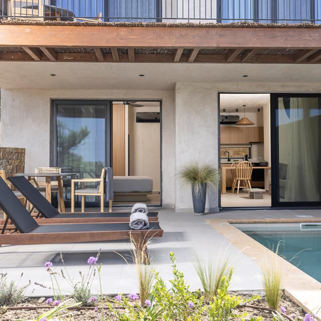 Pnoes Suites — hoofdfoto