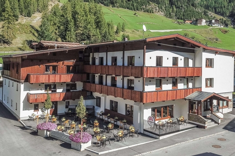 First Mountain Hotel Ötztal