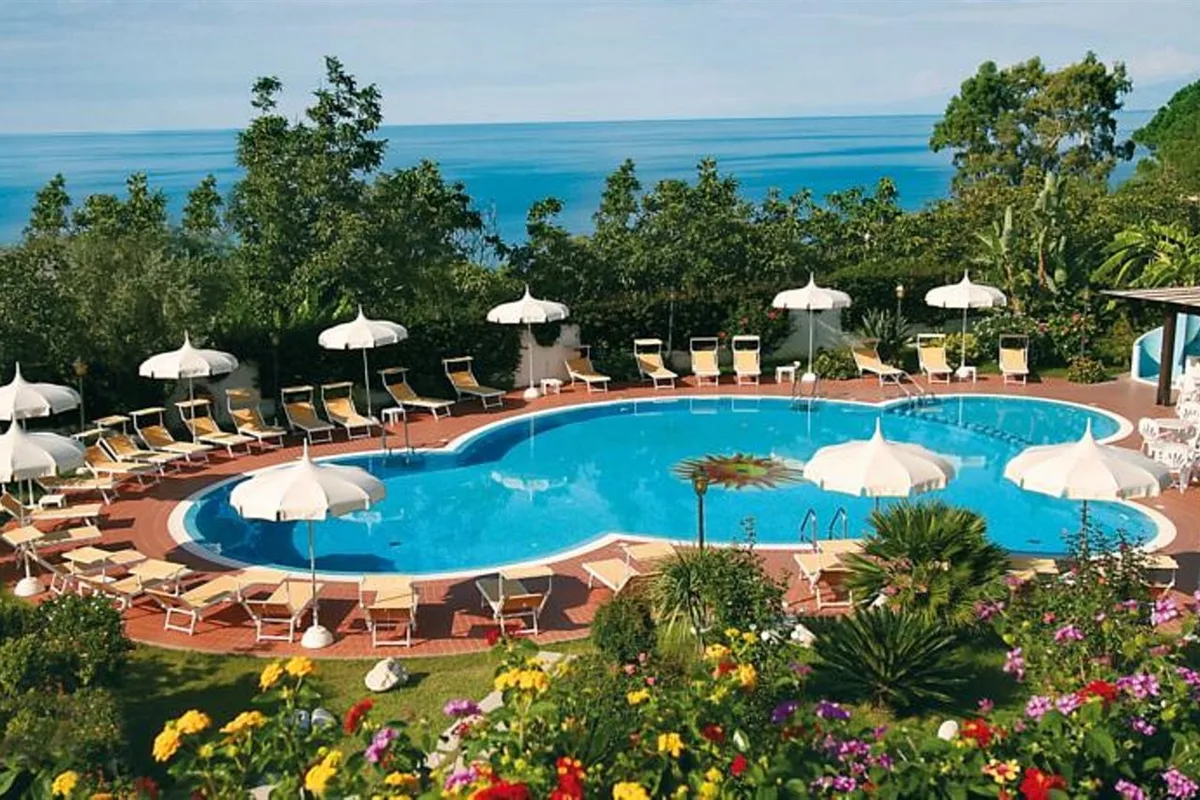 Hotel Tirreno — hoofdfoto
