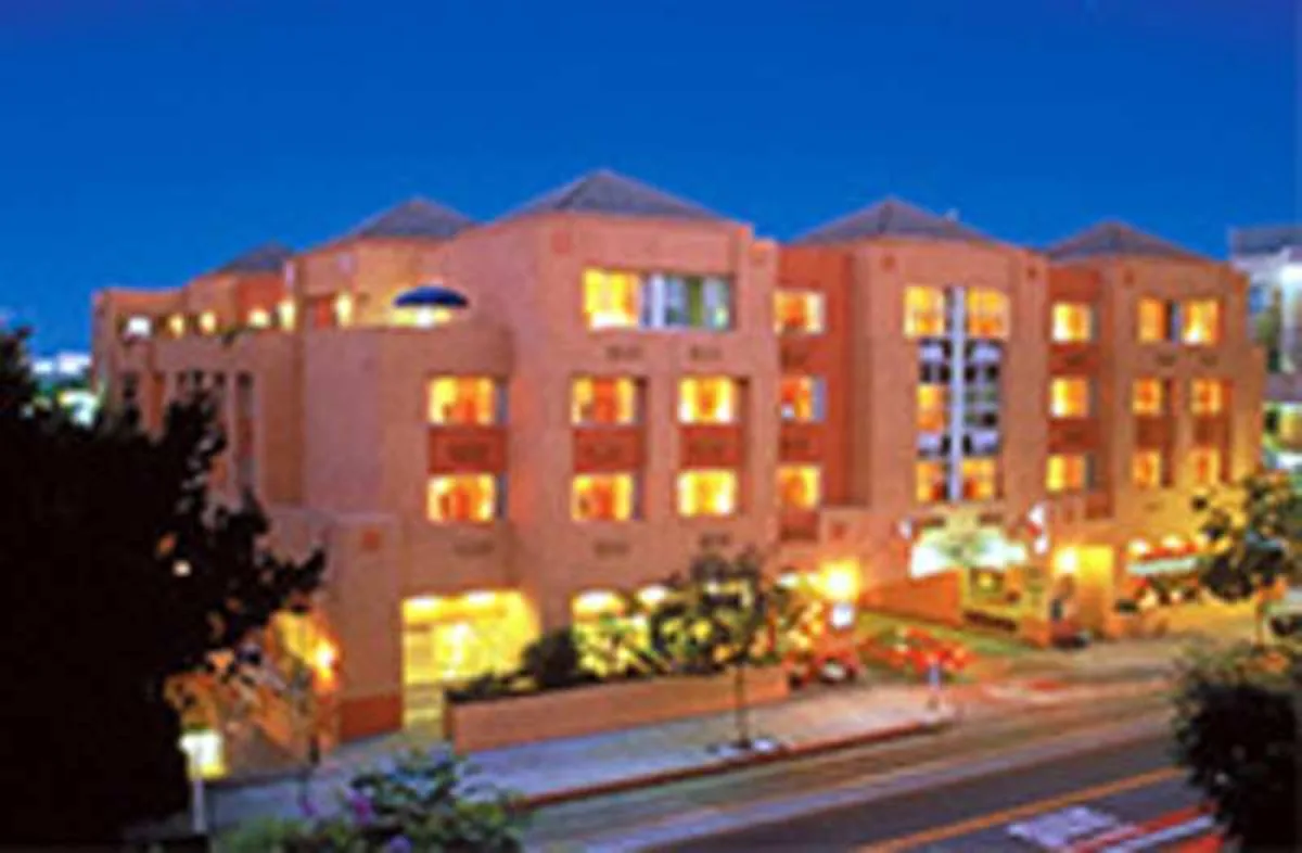 Gateway Hotel Santa Monica — hoofdfoto