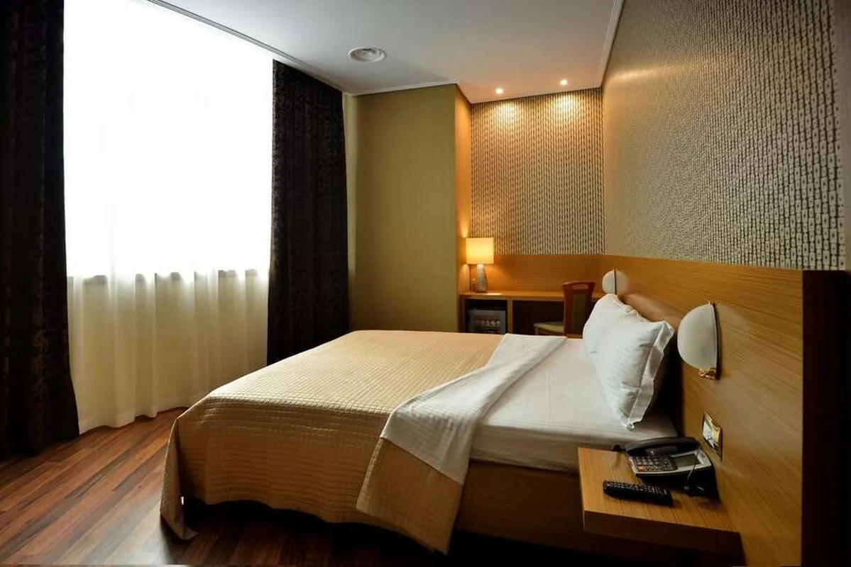 Austria Hotel Tirana — hoofdfoto
