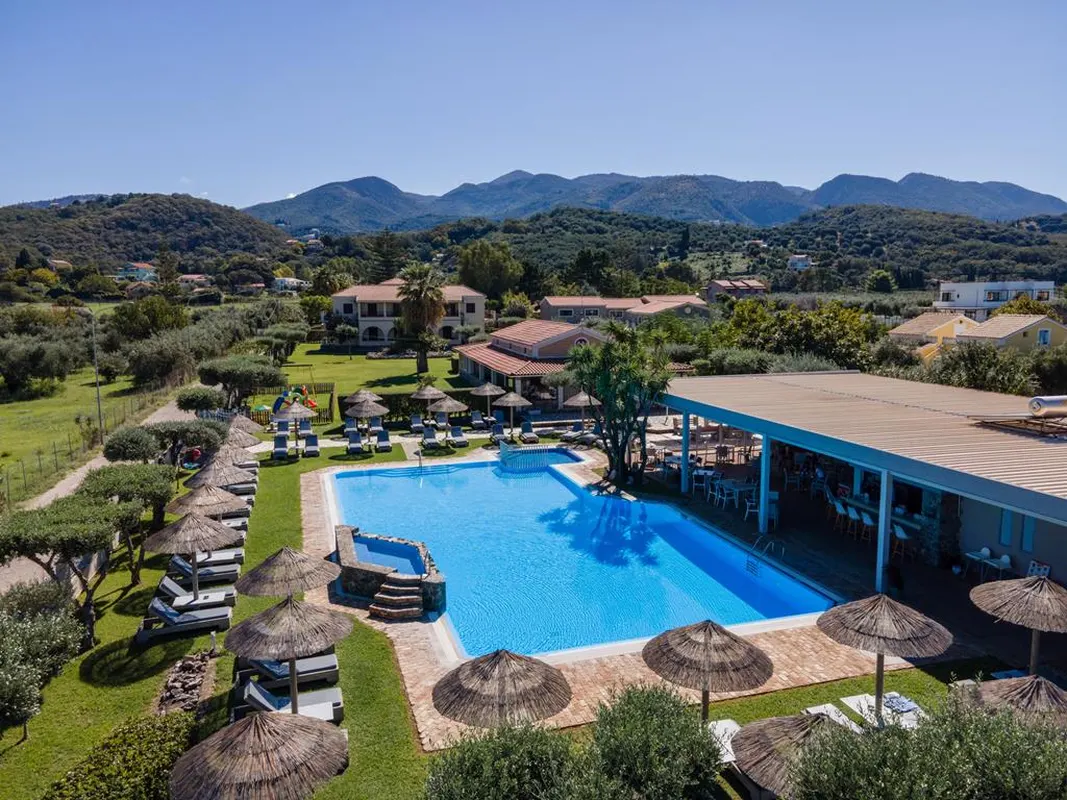 Bostonia Village — hoofdfoto