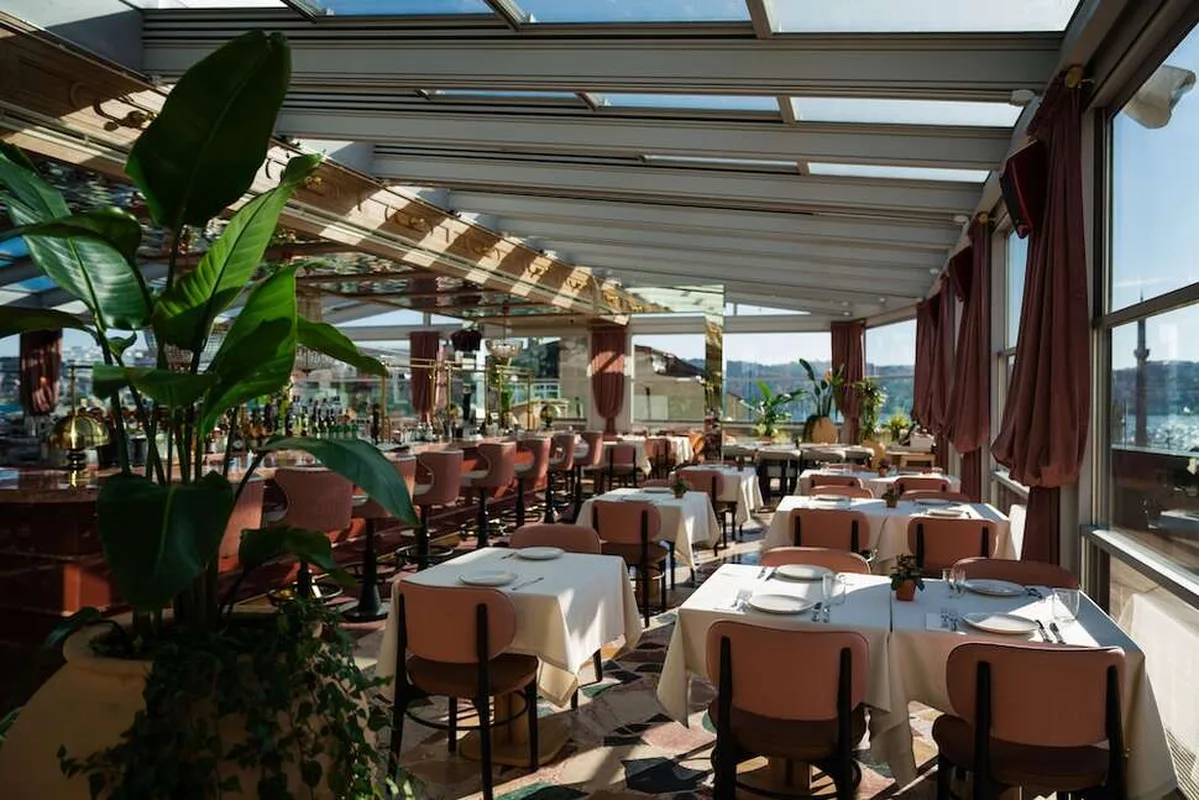 Crowne Plaza Istanbul Ortakoy Bosphorus — hoofdfoto