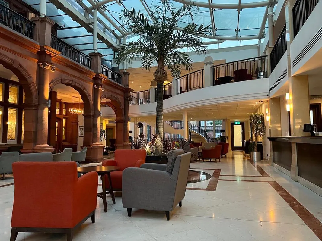 The Crown London — hoofdfoto