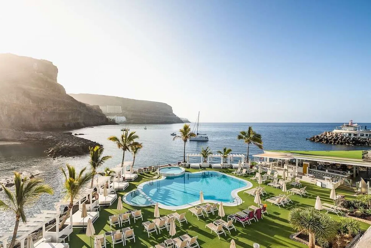 Hotel Livvo Puerto de Mogan — hoofdfoto
