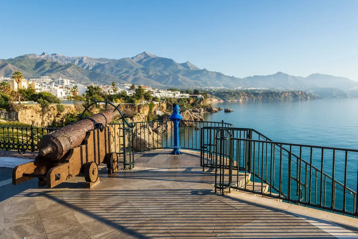 Ontdek Granada en de oostelijke Costa del Sol vanuit Nerja — hoofdfoto