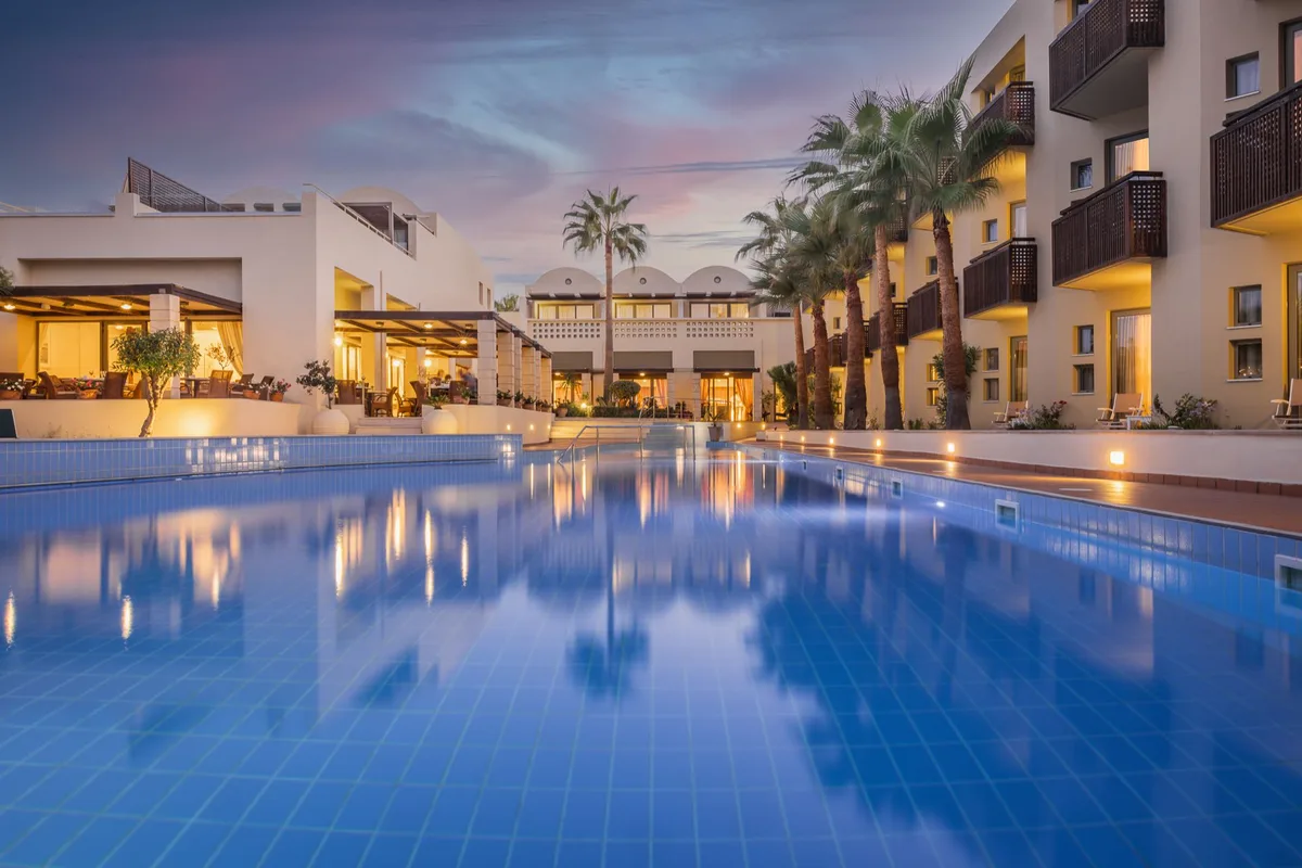 Giannoulis Santa Marina Plaza — hoofdfoto