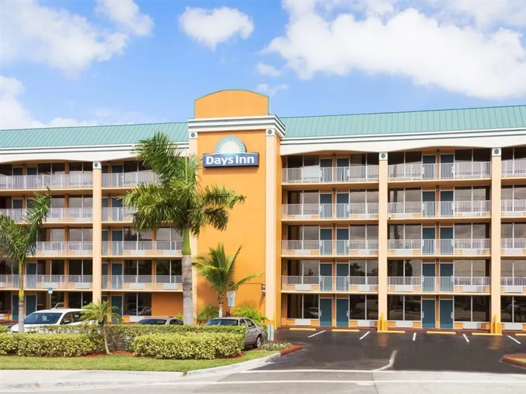 Days Inn by Wyndham Fort Lauderdale-Oakland Park Airport N — hoofdfoto
