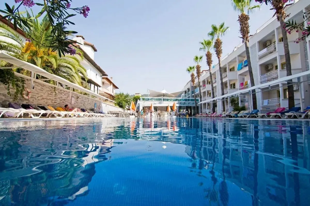 Mirage World Hotel — hoofdfoto