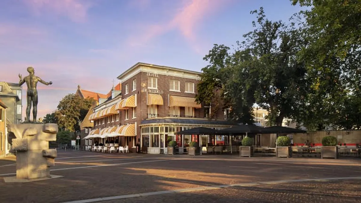 Hotel de Wereld — hoofdfoto