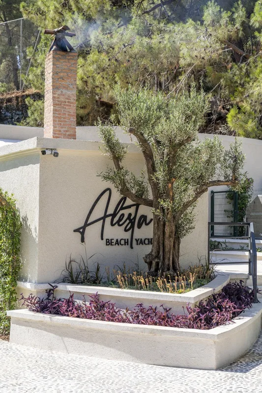 Alesta Yacht Hotel — hoofdfoto
