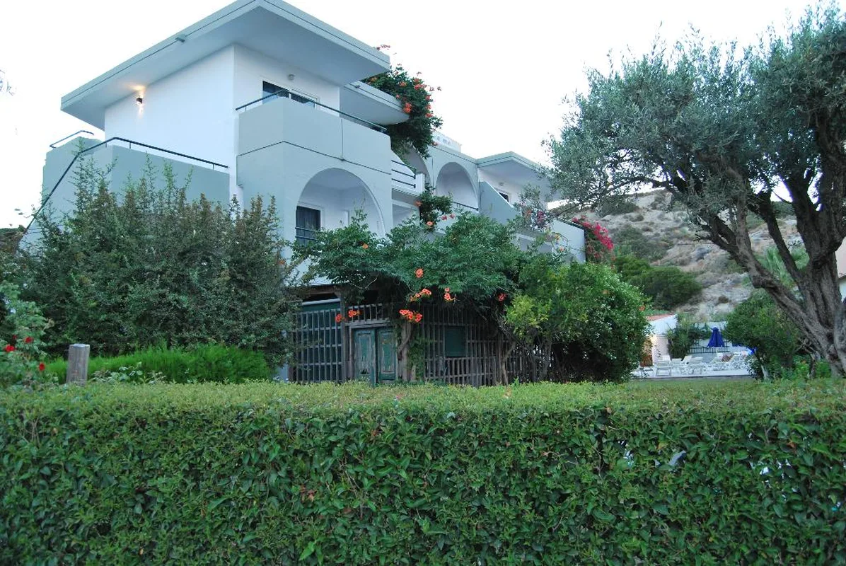 Artemis Studios, hoofdfoto