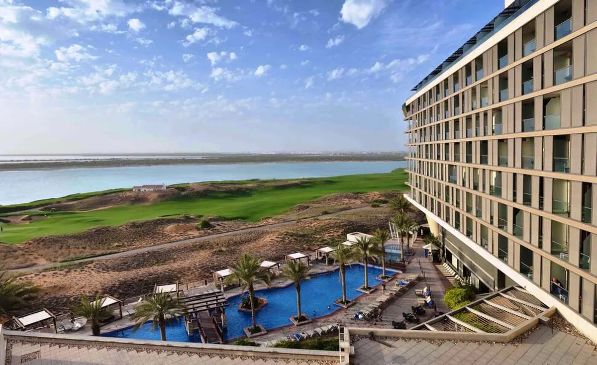 Yas Plaza Mangroves by IHG — hoofdfoto