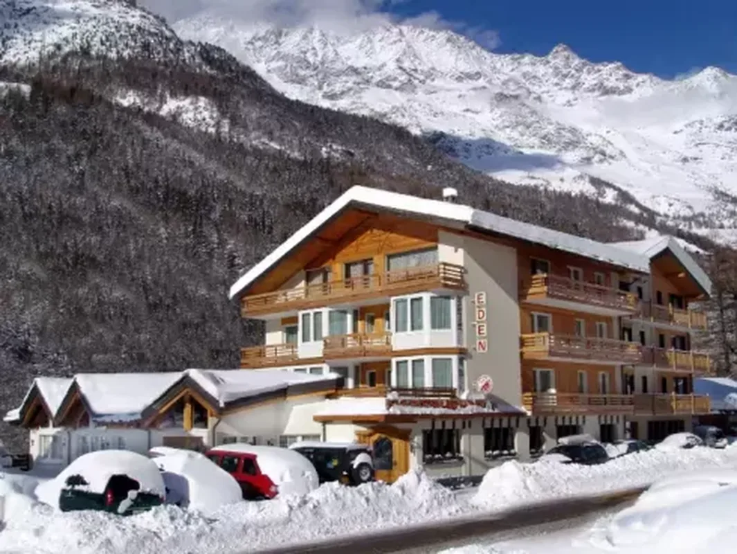 Kerstreis in de Zwitserse Alpen — hoofdfoto