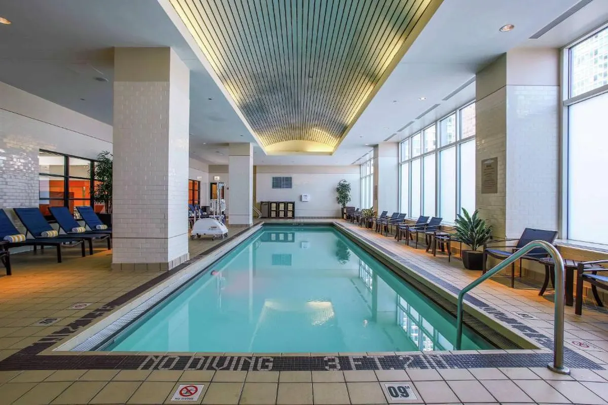 Embassy Suites Magnificent Mile RFKM — hoofdfoto