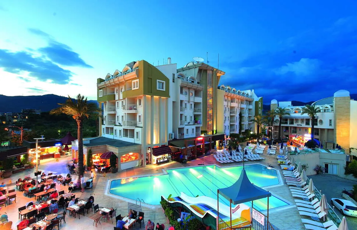 Grand Cettia Hotel — hoofdfoto