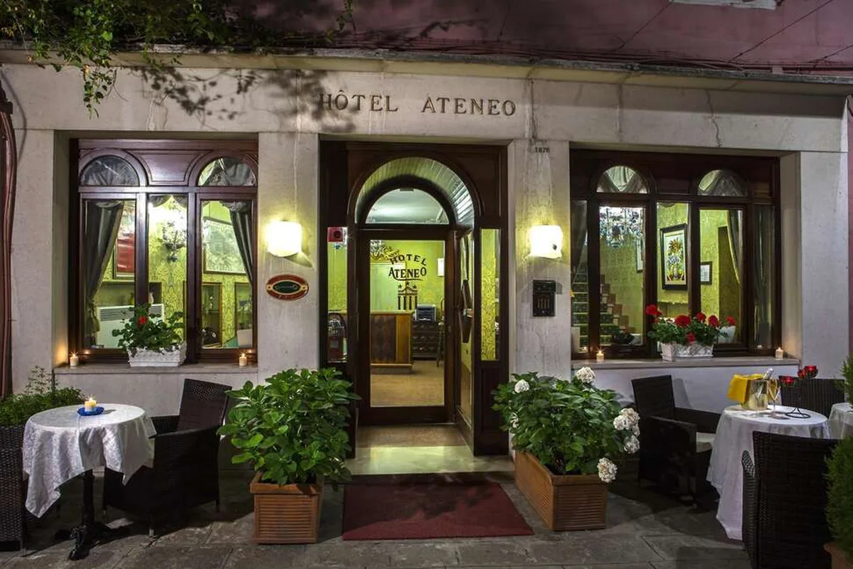 Hotel Ateneo — hoofdfoto