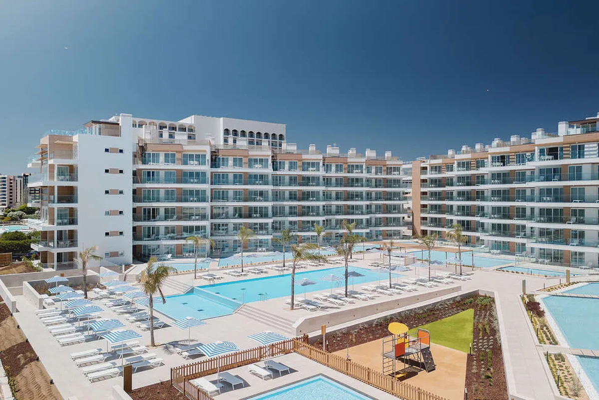 Dom Pedro Residences — hoofdfoto