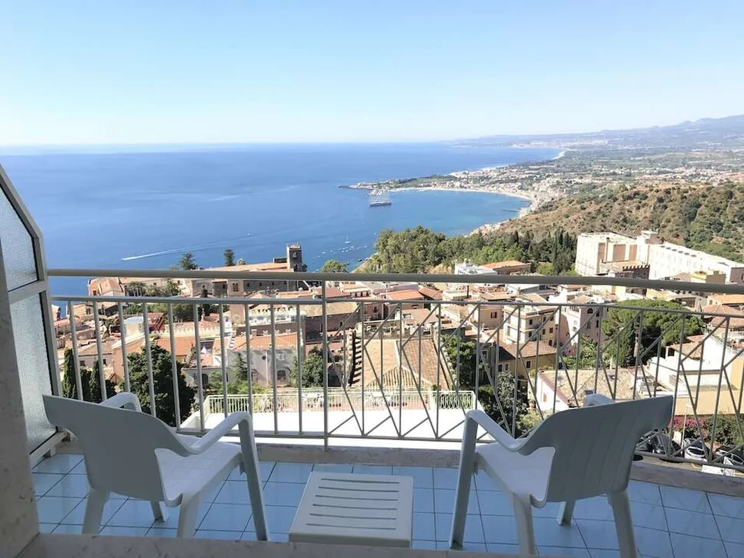 Hotel Mediterranee — hoofdfoto