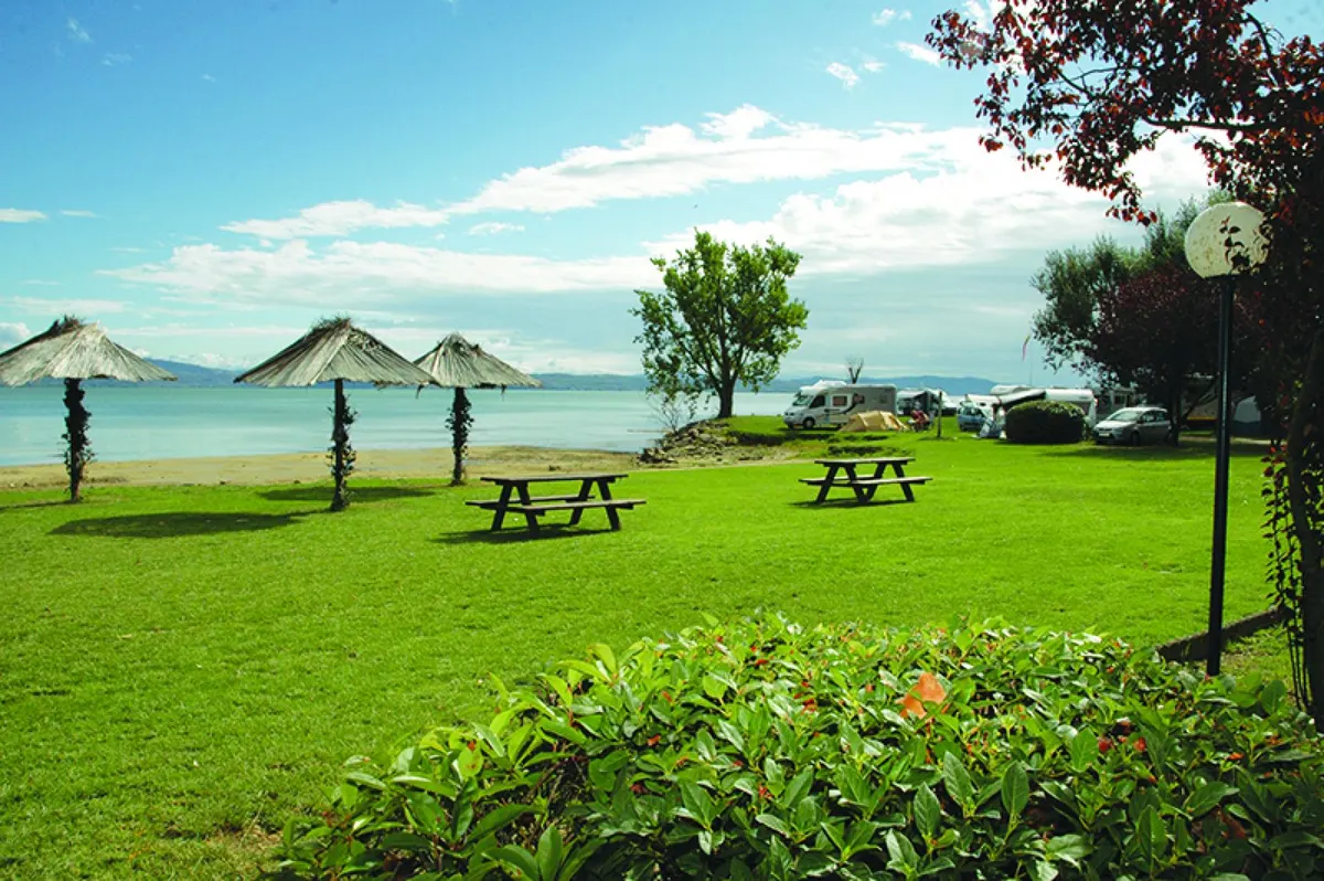 Village Listro — hoofdfoto