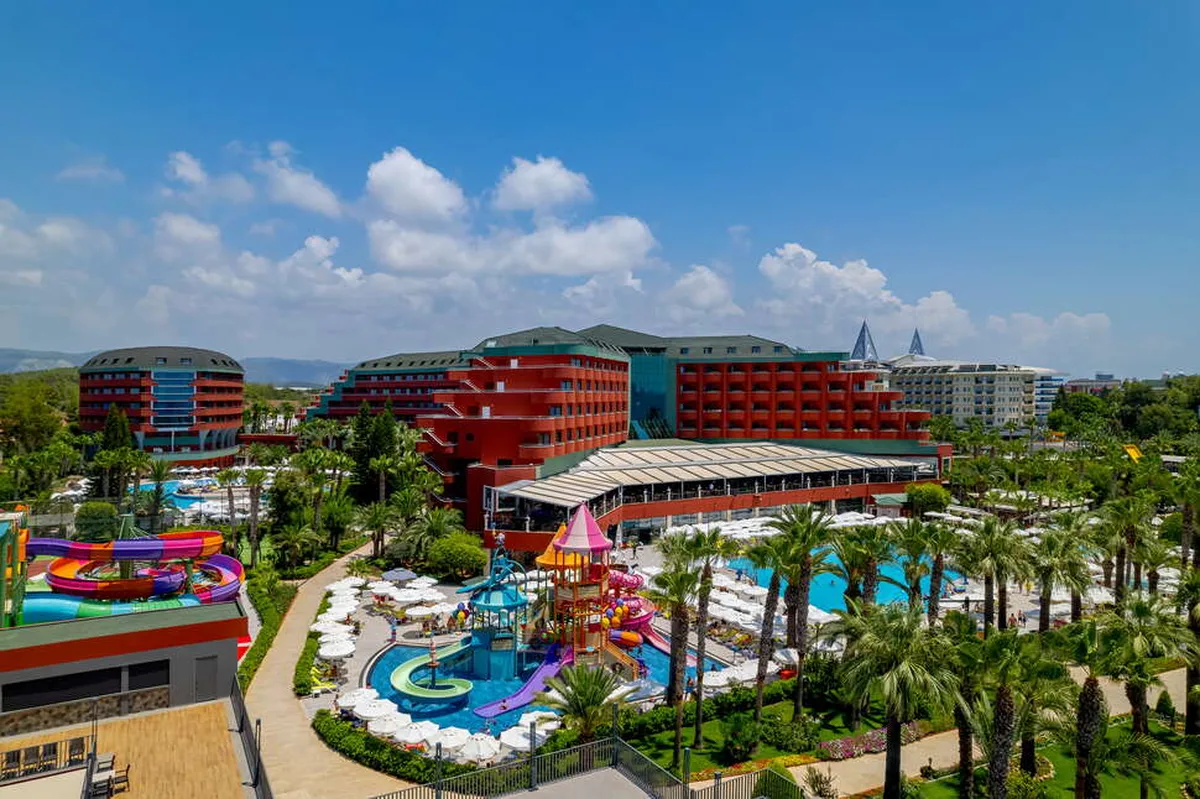 Delphin Deluxe Hotel — hoofdfoto