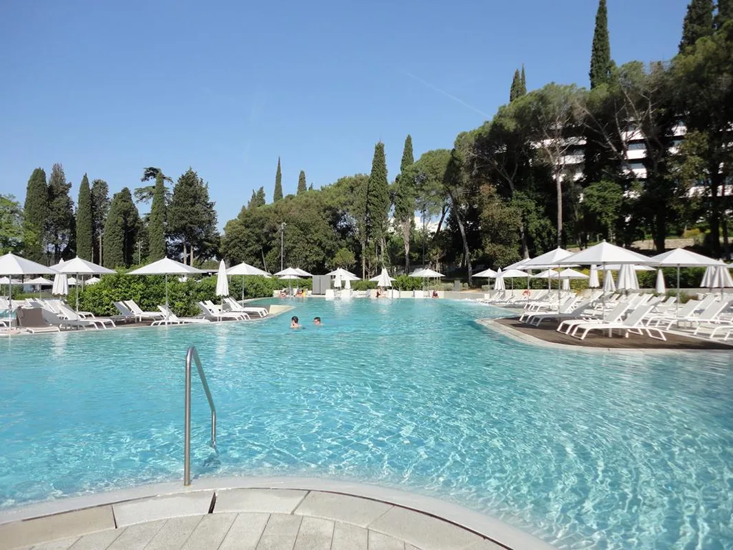 Hotel Lone — hoofdfoto