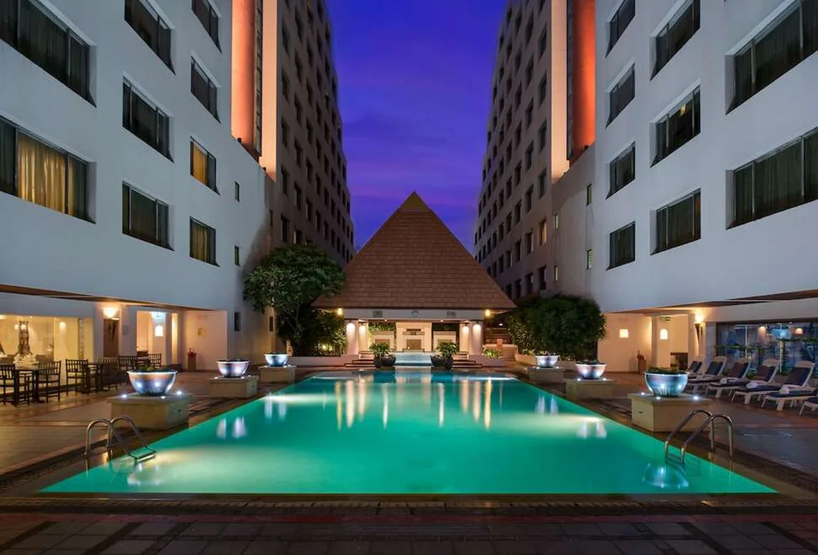 Twin Towers Hotel — hoofdfoto