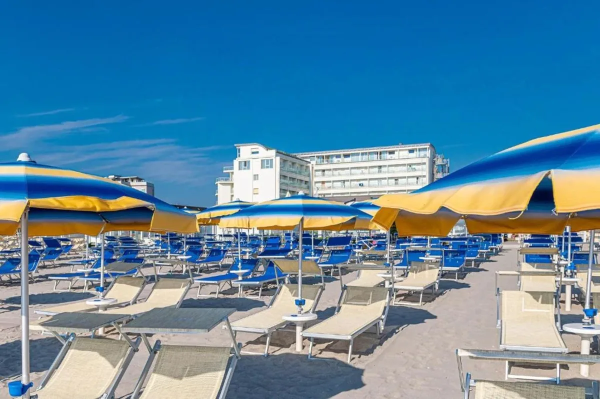 Hotel City, hoofdfoto