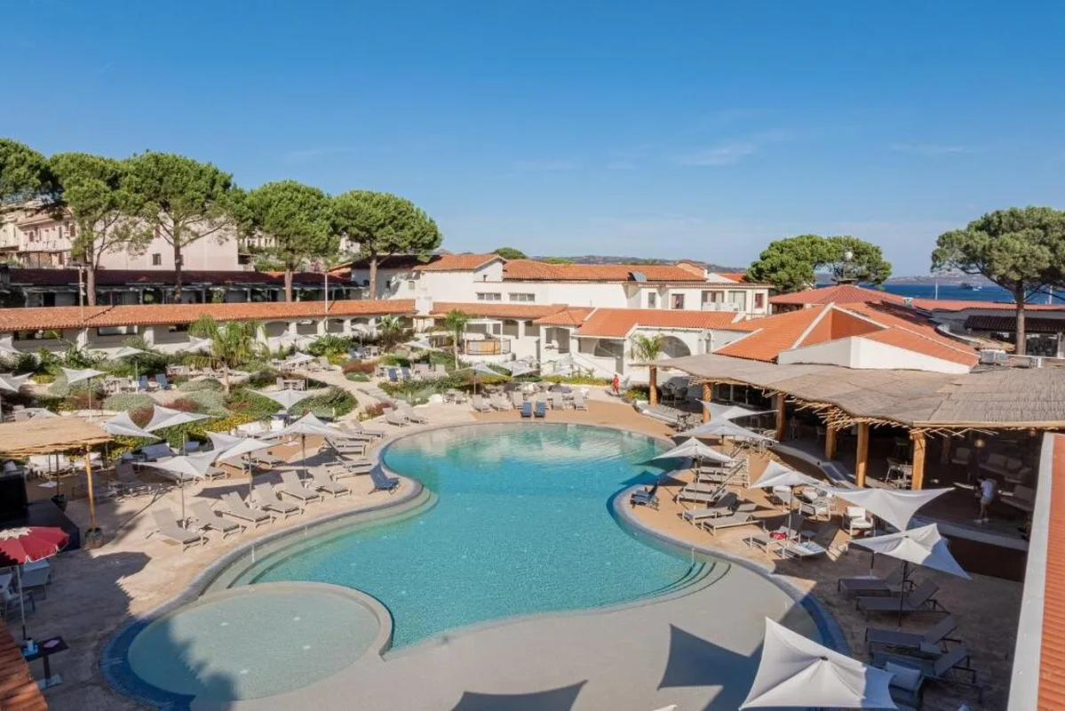 Resort Hotel Club Esse Cala Bitta — hoofdfoto