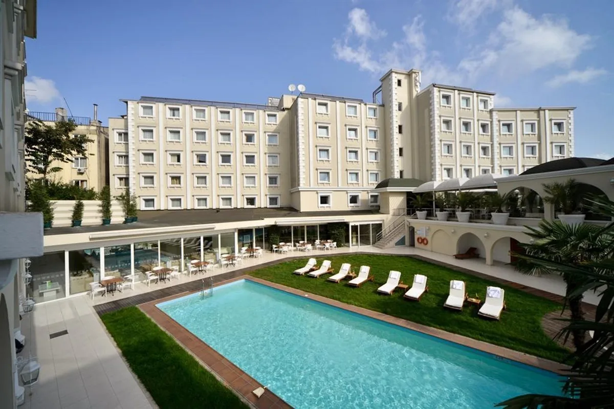 Holiday Inn Istanbul City — hoofdfoto