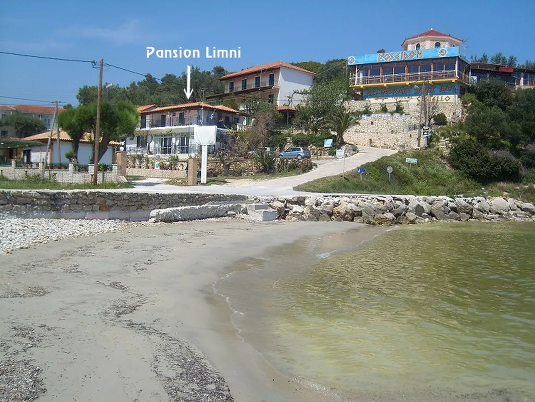 Pansion Limni — hoofdfoto