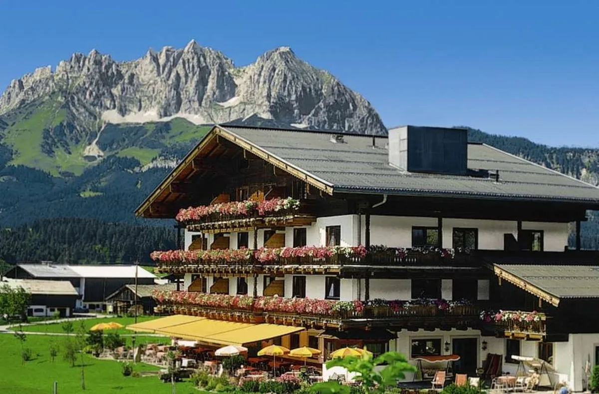 Kaiserhotel Kitzbüheler Alpen — hoofdfoto