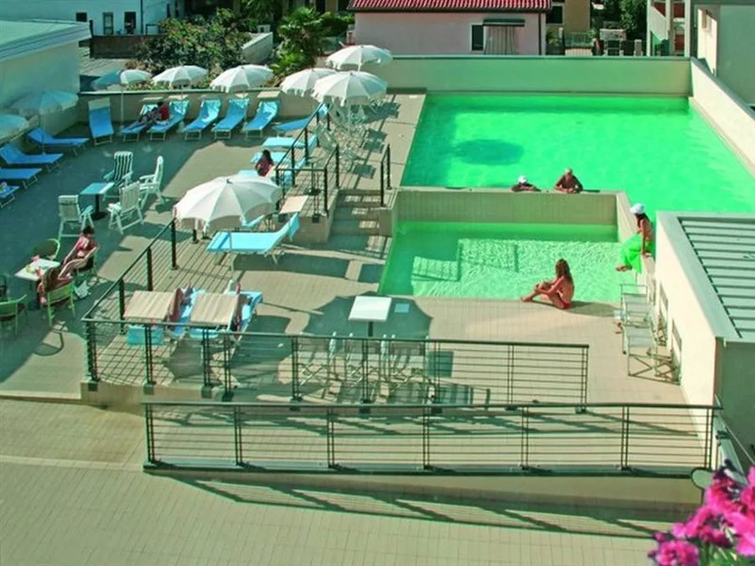 Hotel Eden, hoofdfoto