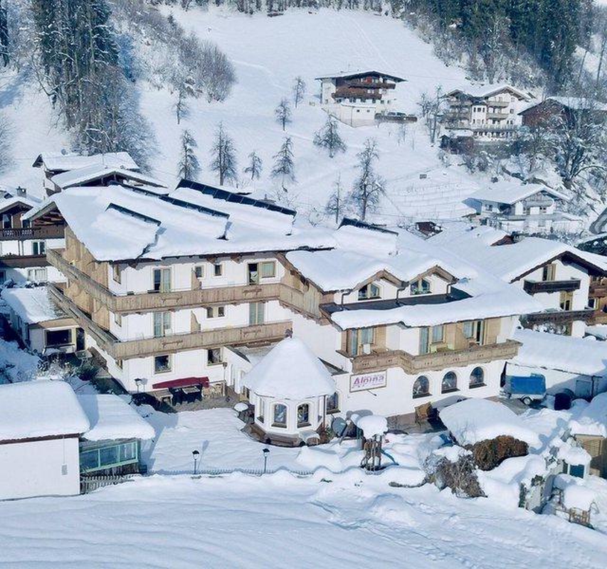 Hotel Alpina — hoofdfoto