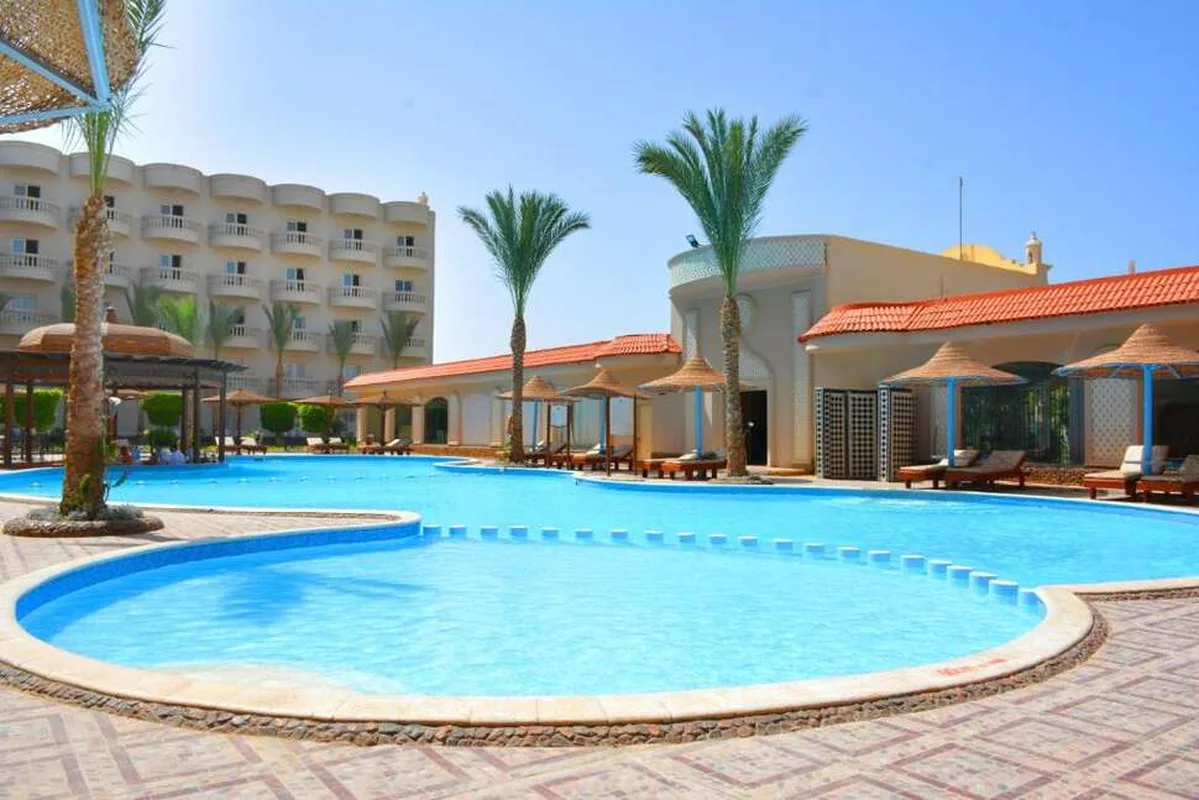 SUNRISE Serano Club — hoofdfoto