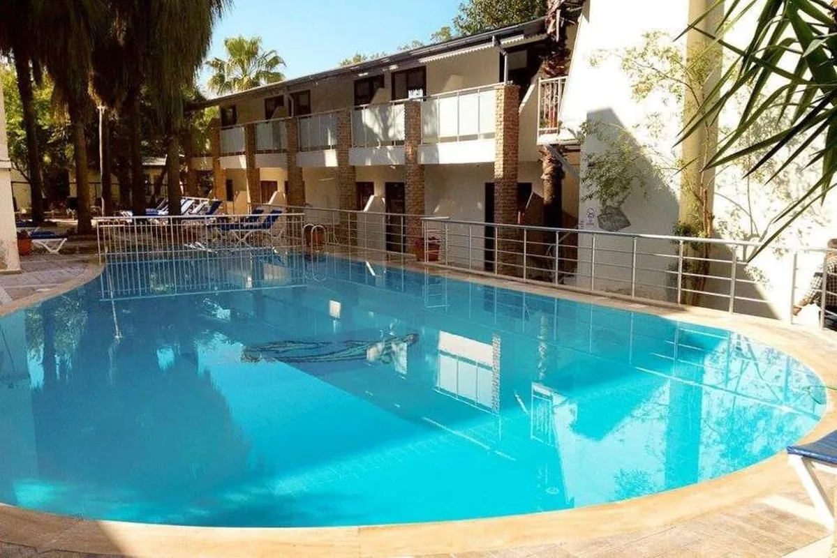 Tropic Beach Club Side — hoofdfoto