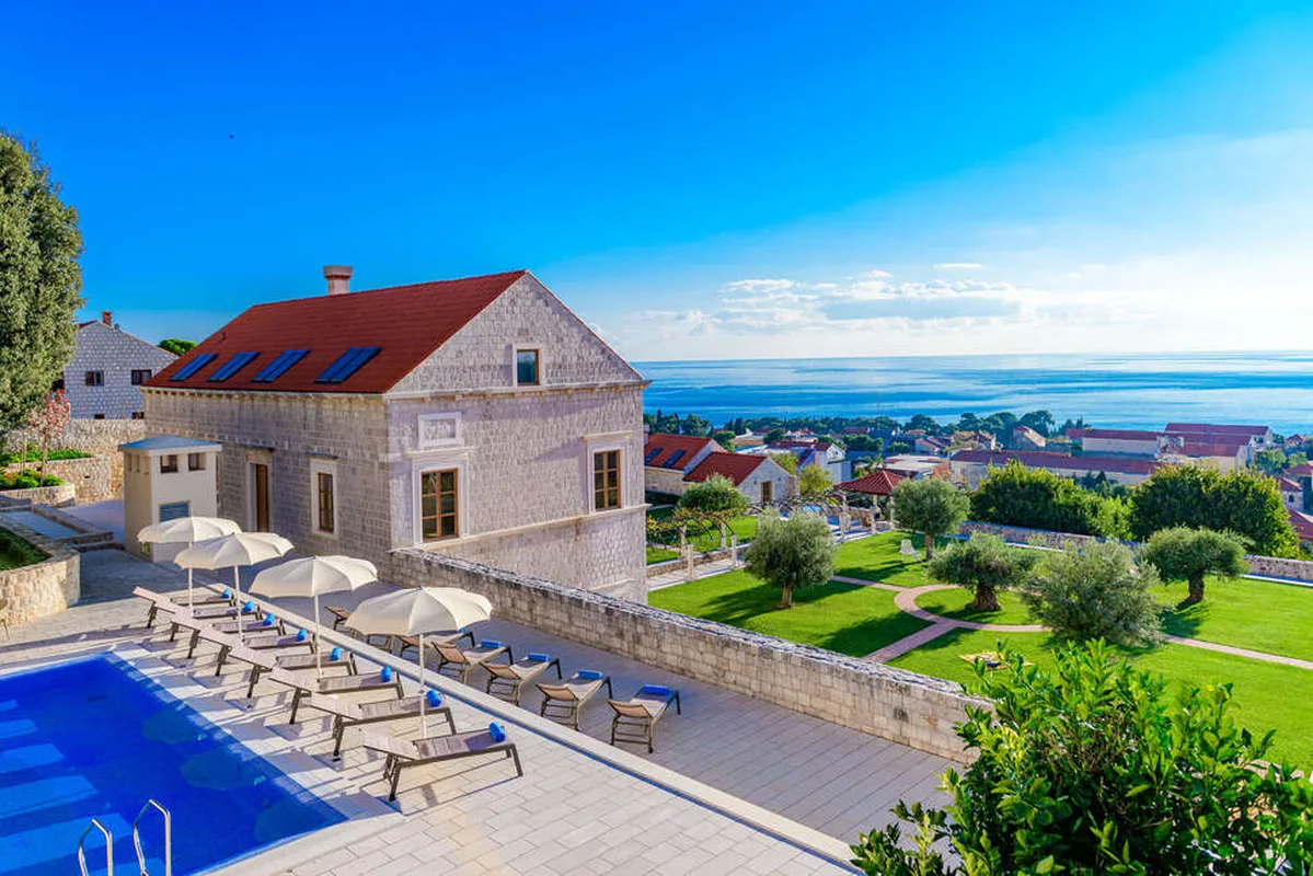 Palace Natali — hoofdfoto
