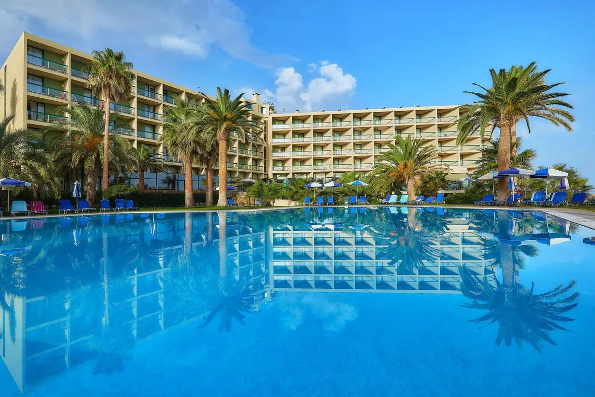 Sirens Hotels Beach & Village — hoofdfoto