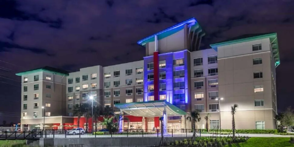 Holiday Inn Express & Suites Orlando At Seawo — hoofdfoto