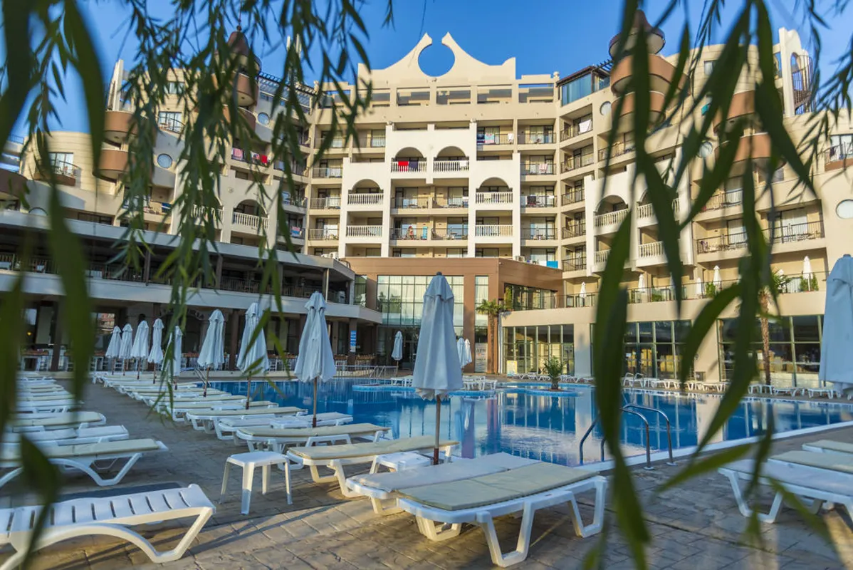 Imperial Resort — hoofdfoto