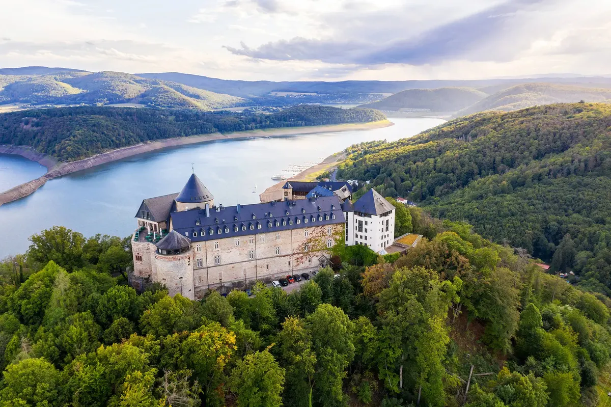 Ontdek sprookjesachtig Duitsland — hoofdfoto