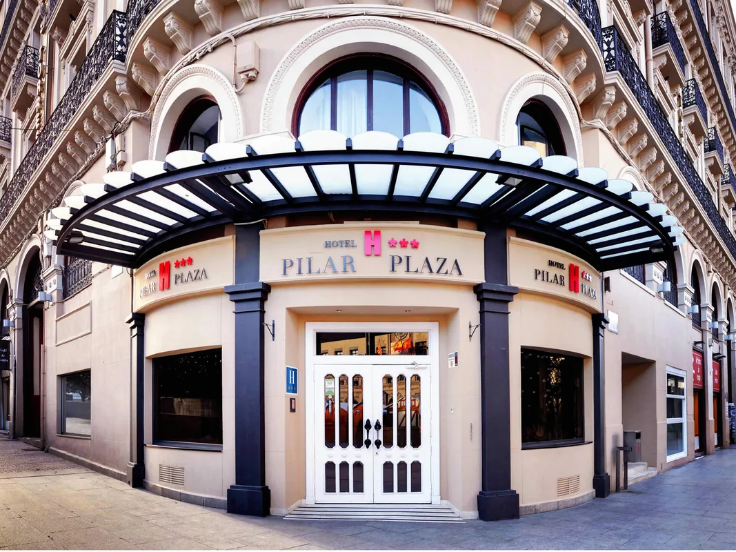 Hotel Pilar Plaza — hoofdfoto