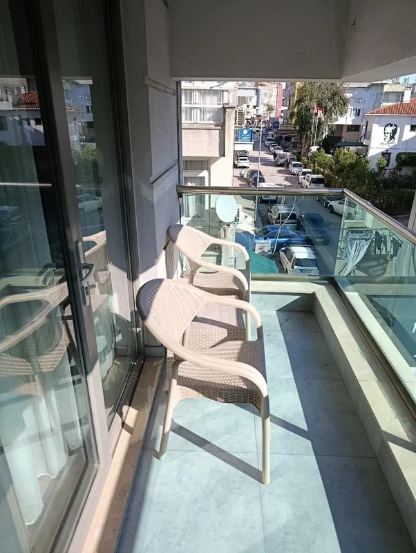 Zenia Otel, hoofdfoto