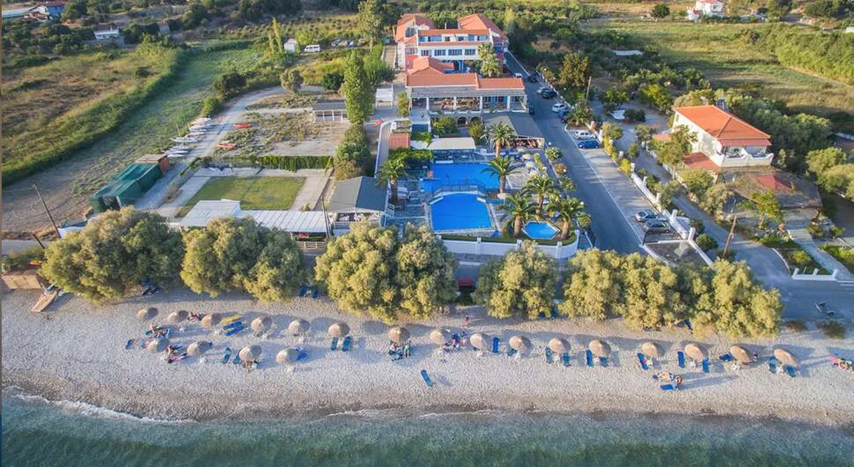 Zefiros Beach Hotel — hoofdfoto