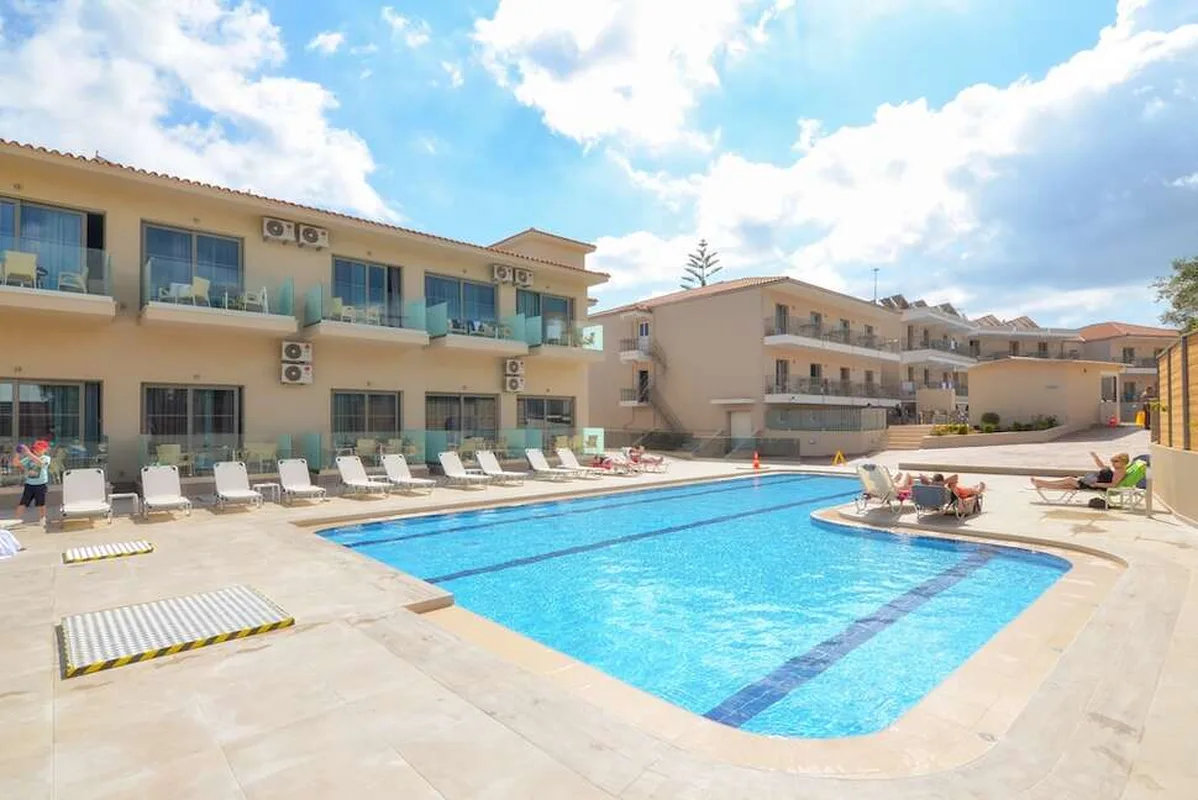 Karras Grande Resort — hoofdfoto