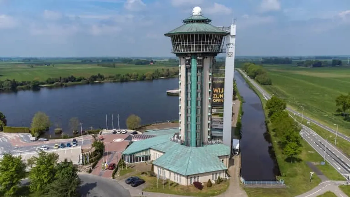 Hotel en Restaurant Infinity — hoofdfoto